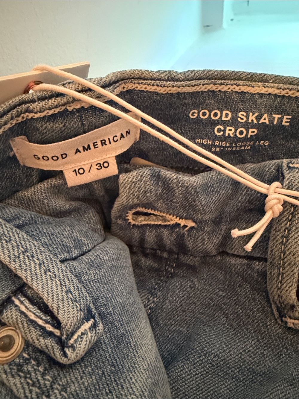 Good American Light Blue Good Skate Crop Jeans Label Detail - Picture 3 of 6